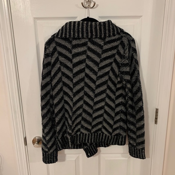 Sweater - Picture 3 of 3